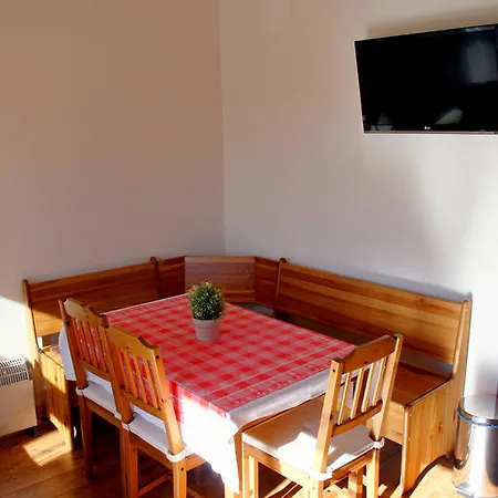 V Haji - Jache Dom Turcianske Teplice